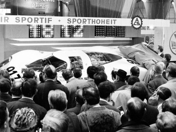 Od 356 do Mission E Cross Turismo - 70 lat debiut&oacute;w Porsche